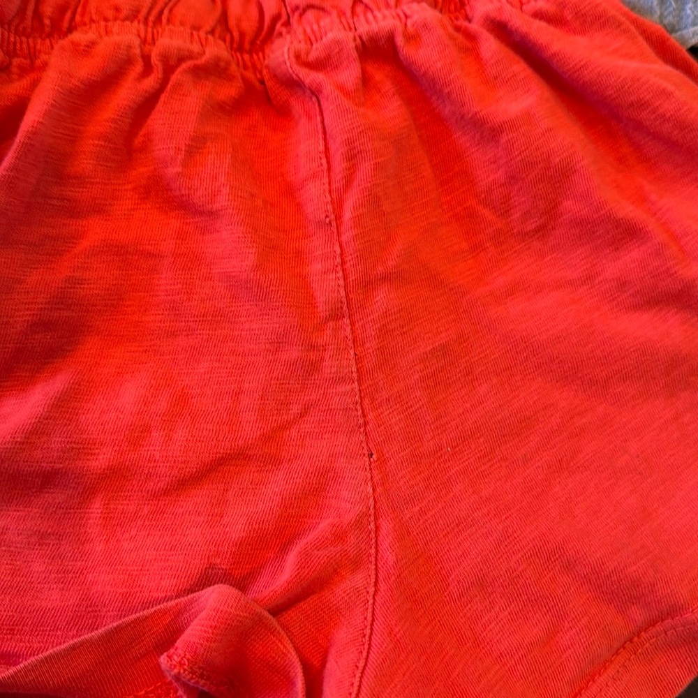 Bundle Of Girls Tees And Shorts: Brands Baby Gap, Tea And Primary sizes … - Picture 11 of 14